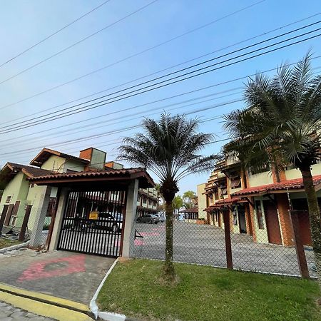 Pe Na Areia Na Praia Das Toninhas - Villagio 24 Porto Feliz Ubatuba Eksteriør billede